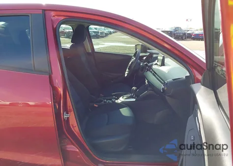 2019 Toyota Yaris Le z USA, uszkodzony, nr VIN 3MYDLBYV2KY522238